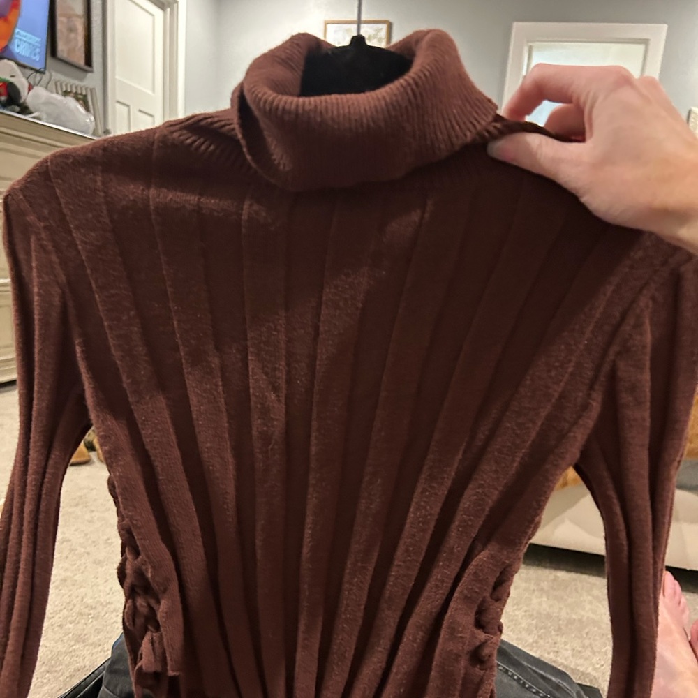 Tie up turtleneck sweater